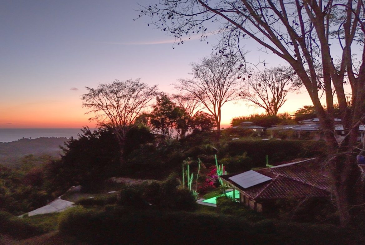 MOUNTAIN PROPERTY WITH FOUR BEDROOMS WITH OCEAN VIEWS, IN OJOCHAL – 0.28 ACRES