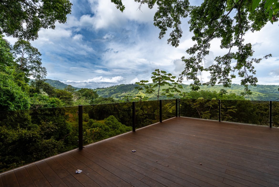 COMMERCIAL PROPERTY WITH TWO BEDROOMS A STEPS OF THE NAUYACA WATERFALL – 4.94 ACRES
