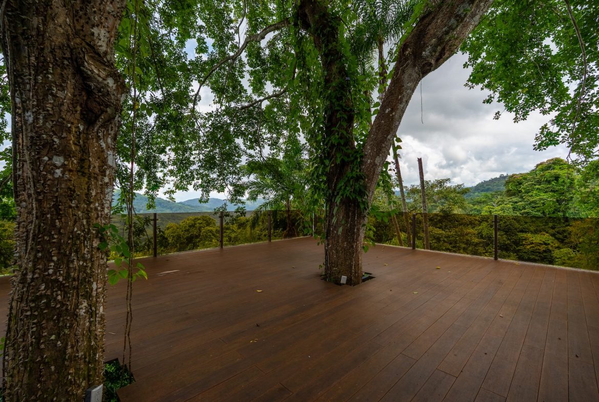 COMMERCIAL PROPERTY WITH TWO BEDROOMS A STEPS OF THE NAUYACA WATERFALL – 4.94 ACRES