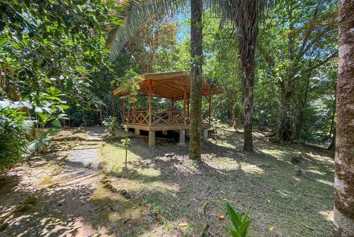 COMMERCIAL PROPERTY WITH ELEVEN BEDROOMS A STEPS OF CREEK, IN OJOCHAL – 2.22 ACRES