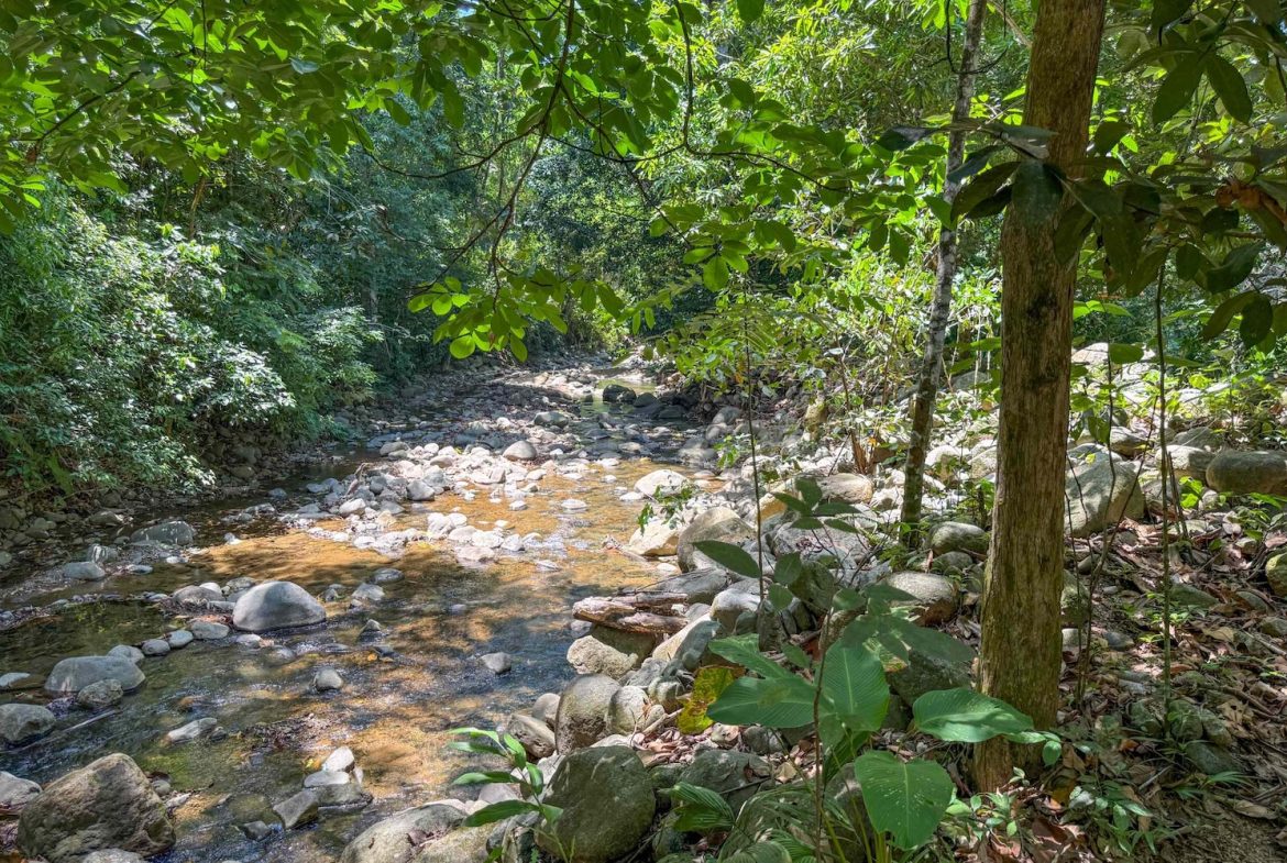 COMMERCIAL PROPERTY WITH ELEVEN BEDROOMS A STEPS OF CREEK, IN OJOCHAL – 2.22 ACRES