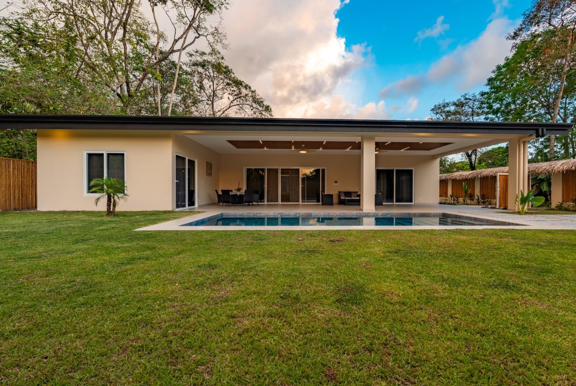LUXURY PROPERTY WITH THREE BEDROOMS NEAR TO THE TOWN, IN BAHIA BALLENA – 0.15 ACRES