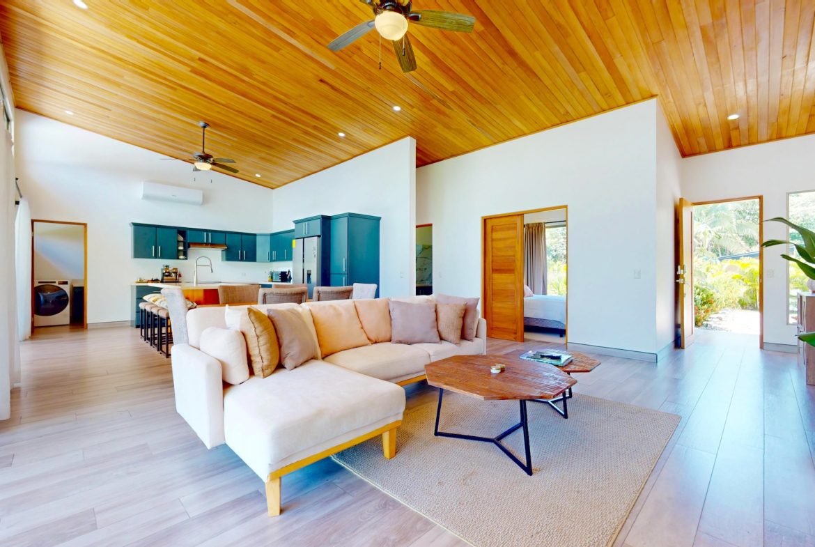 PROPERTY WITH THREE BEDROOMS, WITH A BEAUTIFUL GARDEN , IN OJOCHAL – 0.46 ACRES