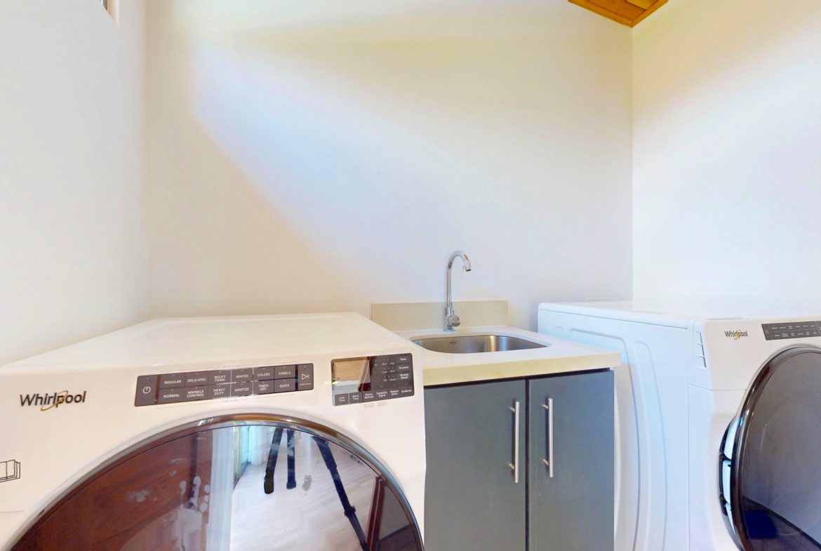 PROPERTY WITH THREE BEDROOMS, WITH A BEAUTIFUL GARDEN , IN OJOCHAL – 0.46 ACRES