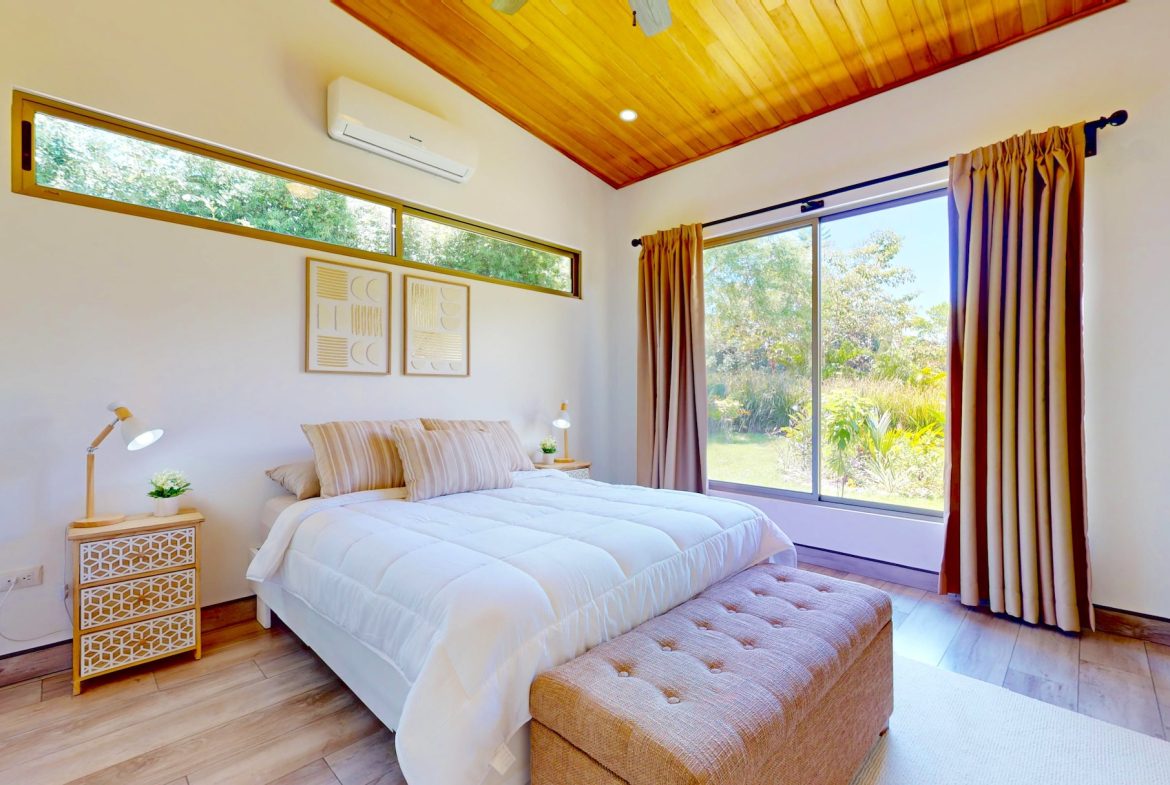 PROPERTY WITH THREE BEDROOMS, WITH A BEAUTIFUL GARDEN , IN OJOCHAL – 0.46 ACRES