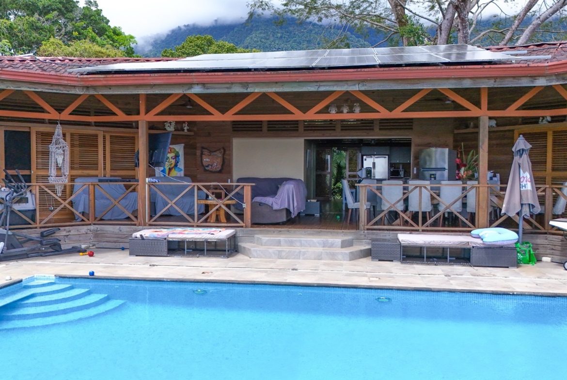 MOUNTAIN PROPERTY WITH FOUR BEDROOMS WITH OCEAN VIEWS, IN OJOCHAL – 0.28 ACRES