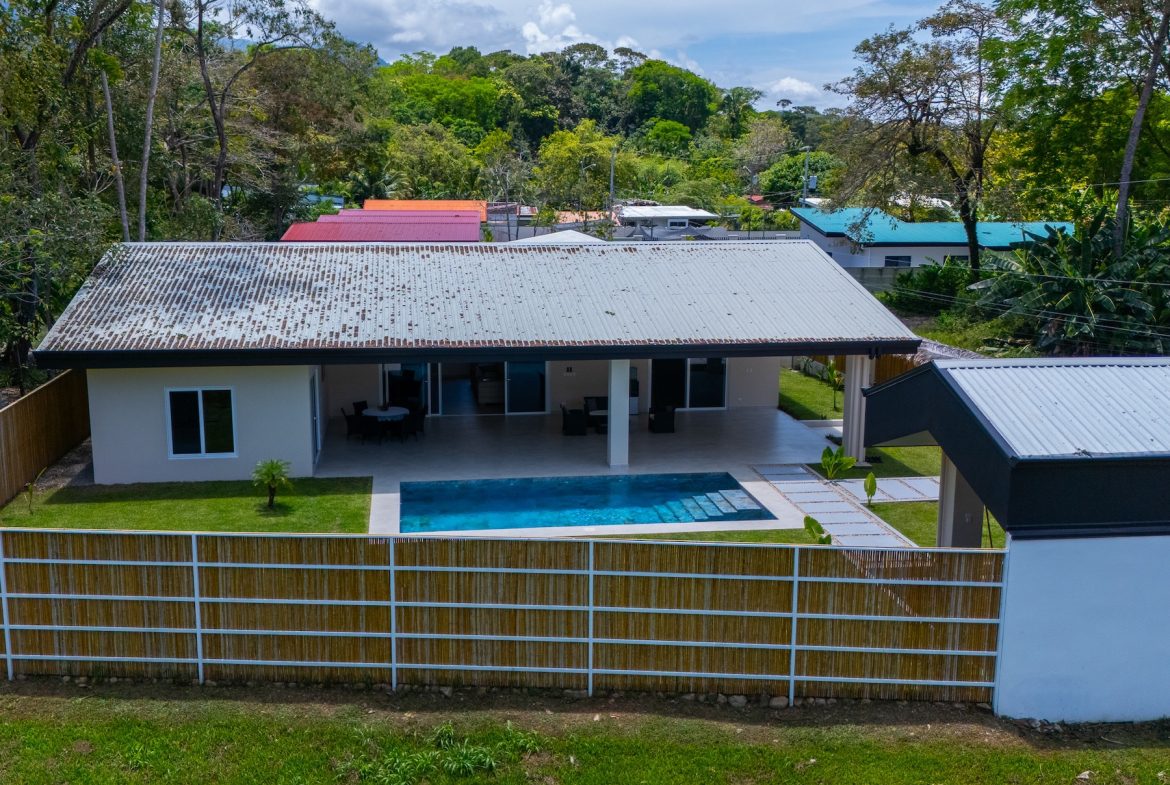 LUXURY PROPERTY WITH THREE BEDROOMS NEAR TO THE TOWN, IN BAHIA BALLENA – 0.15 ACRES