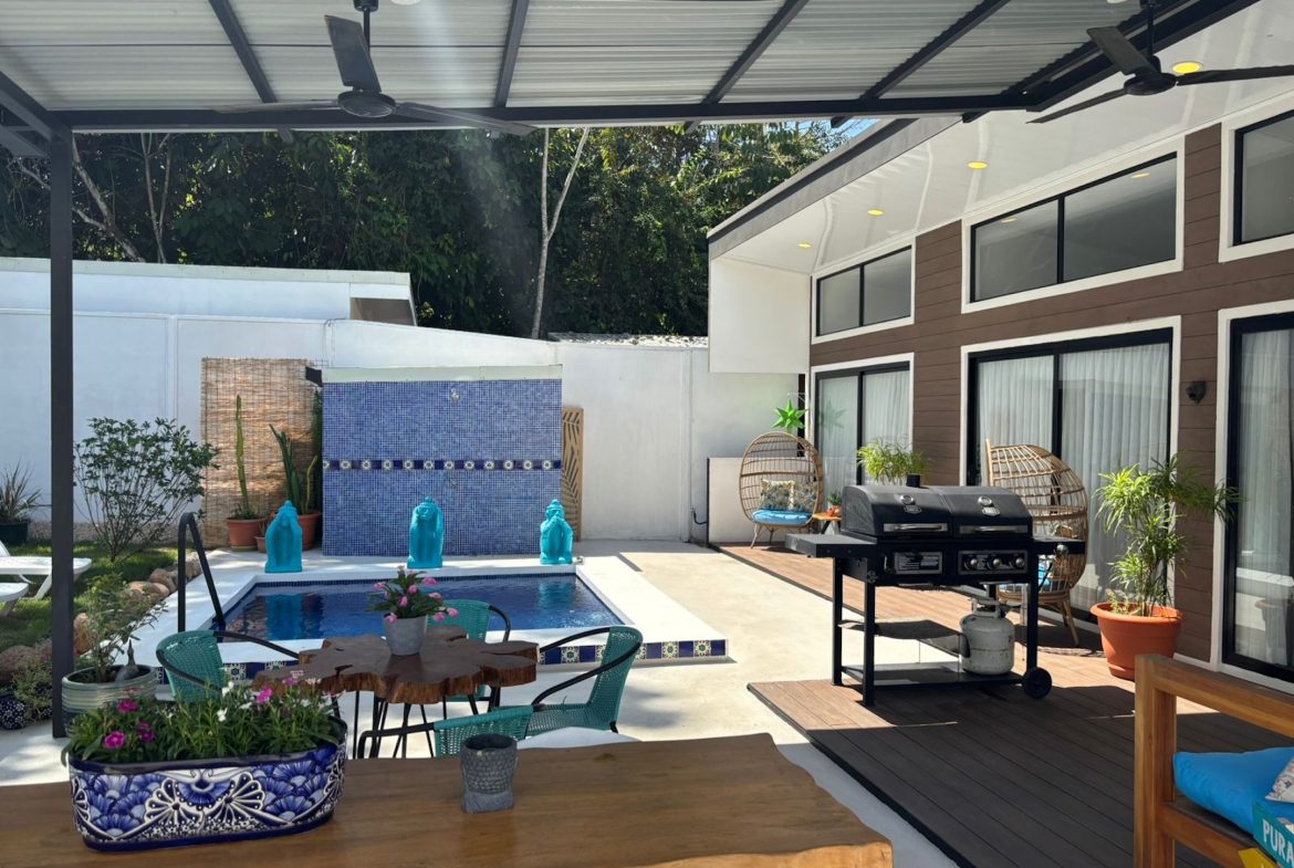 PROPERTY WITH TWO BEDROOMS IN A GATED COMMUNITY OF LAS LOMAS PARRITA – 0.074 ACRES