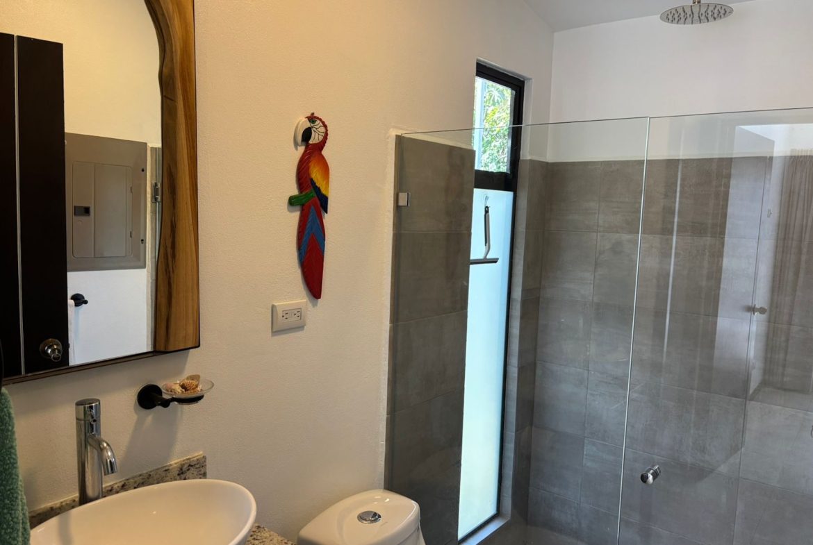 PROPERTY WITH TWO BEDROOMS IN A GATED COMMUNITY OF LAS LOMAS PARRITA – 0.074 ACRES