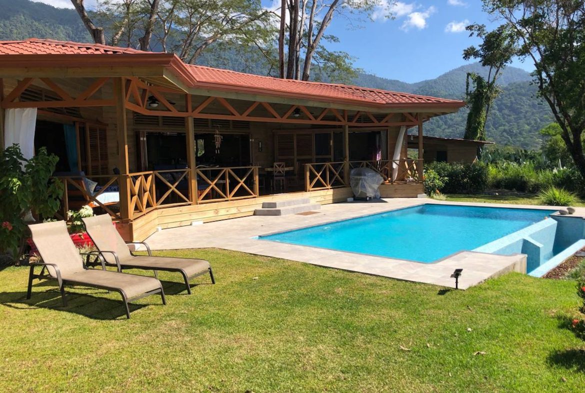 MOUNTAIN PROPERTY WITH FOUR BEDROOMS WITH OCEAN VIEWS, IN OJOCHAL – 0.28 ACRES