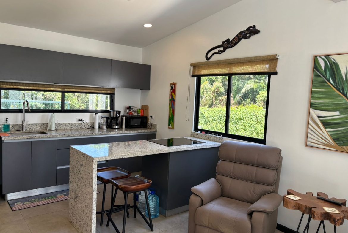 PROPERTY WITH TWO BEDROOMS IN A GATED COMMUNITY OF LAS LOMAS PARRITA – 0.074 ACRES