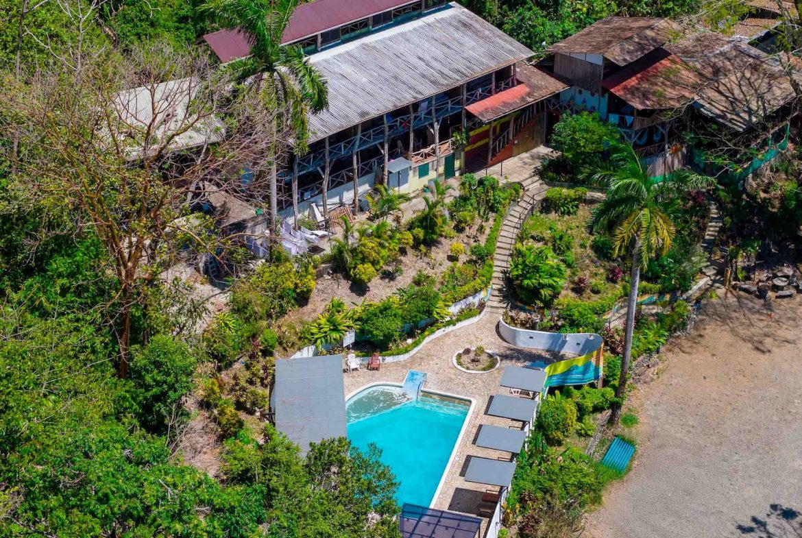 COMMERCIAL PROPERTY WITH OCEAN VIEWS IN QUEPOS – 8.64 ACRES