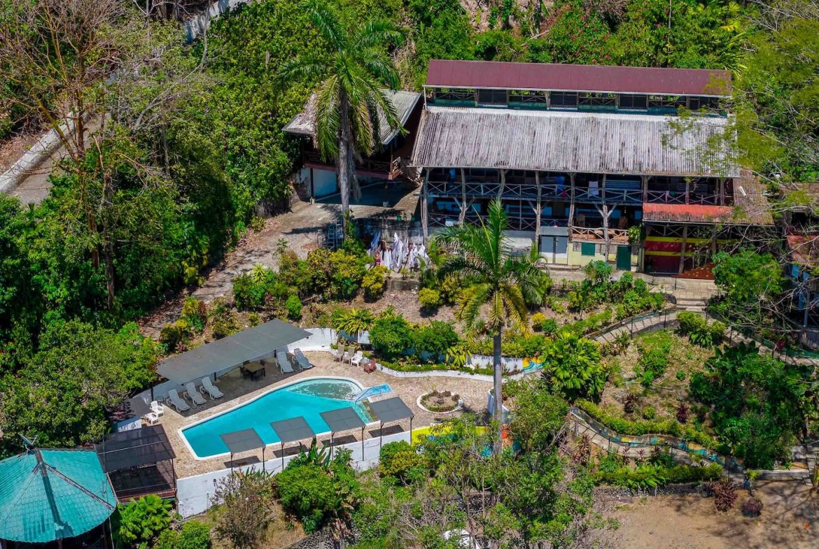 COMMERCIAL PROPERTY WITH OCEAN VIEWS IN QUEPOS – 8.64 ACRES