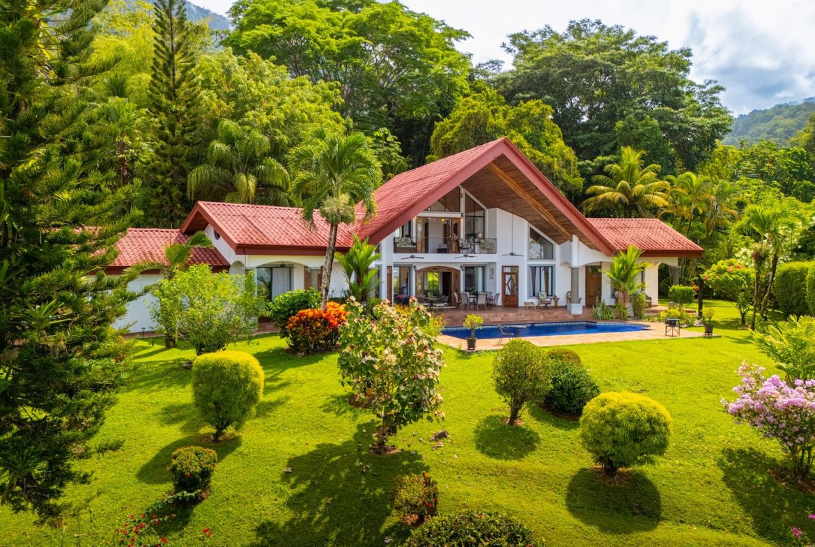 MOUNTAIN  PROPERTY WITH FOUR BEDROOMS, IN OJOCHAL – 1.83 ACRES