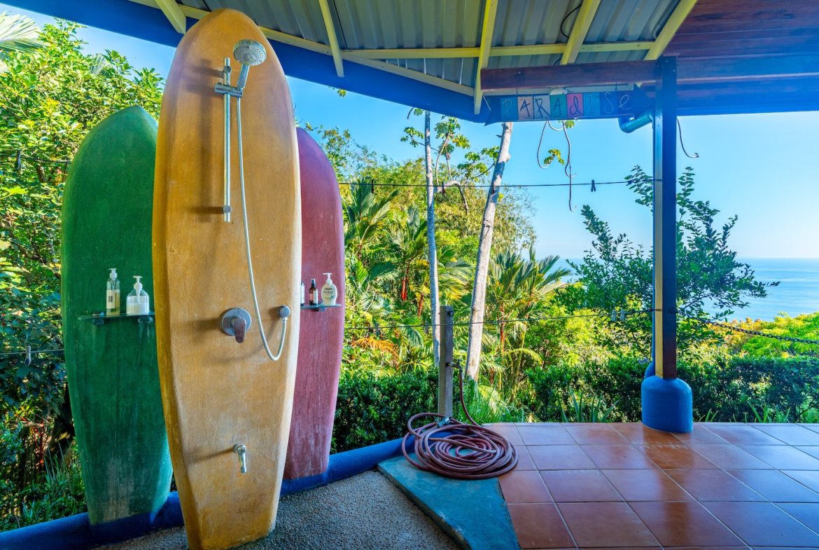 CASA VISTA HARMONIA PROPERTY WITH TWO BEDROOMS AND OCEAN VIEWS FRONT, IN PLAYA HERMOSA – 1.23 ACRES