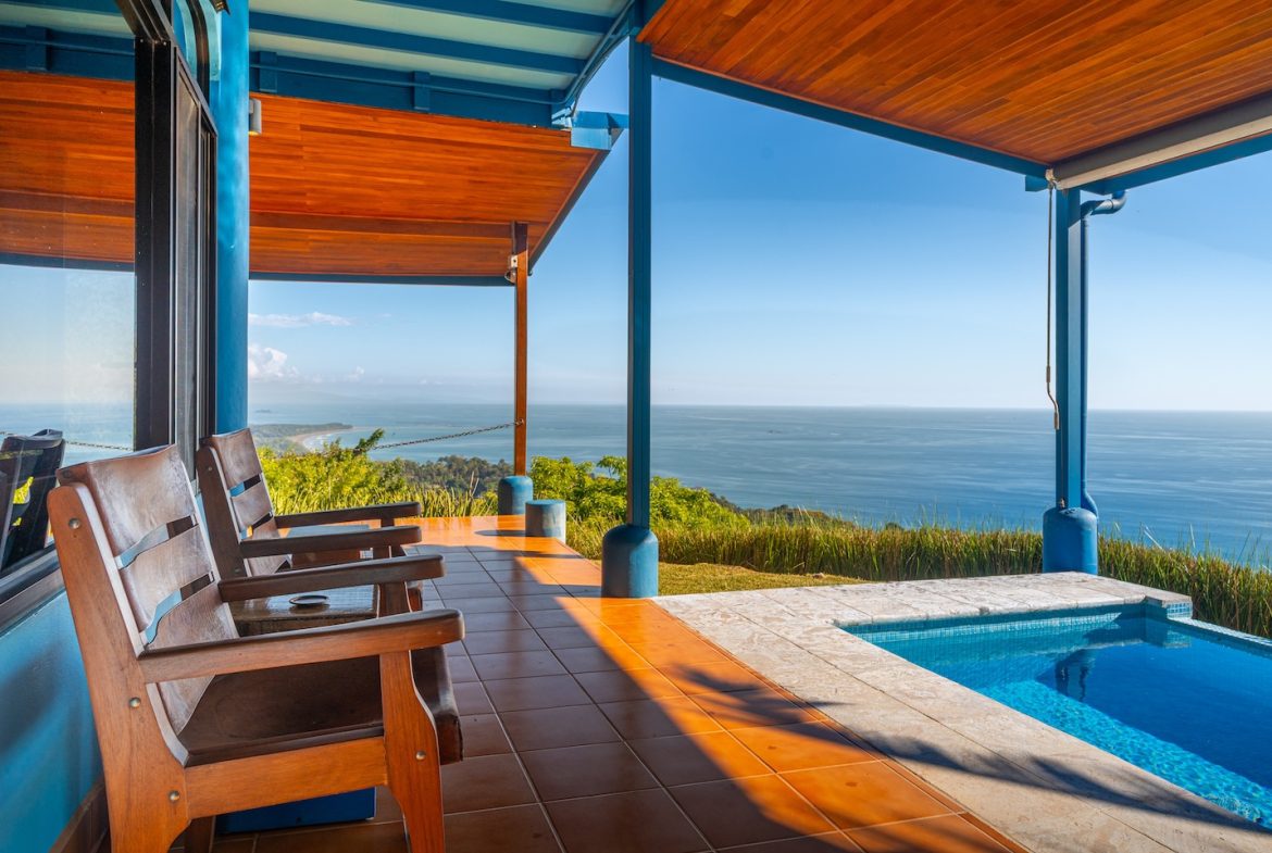 CASA VISTA HARMONIA PROPERTY WITH TWO BEDROOMS AND OCEAN VIEWS FRONT, IN PLAYA HERMOSA – 1.23 ACRES