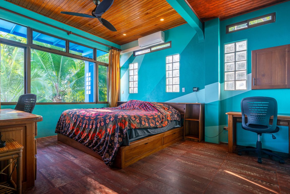 CASA VISTA HARMONIA PROPERTY WITH TWO BEDROOMS AND OCEAN VIEWS FRONT, IN PLAYA HERMOSA – 1.23 ACRES