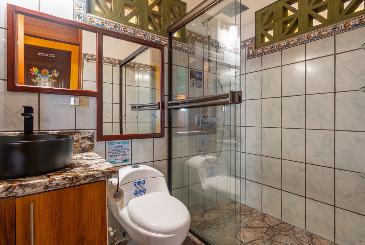 CASA VISTA HARMONIA PROPERTY WITH TWO BEDROOMS AND OCEAN VIEWS FRONT, IN PLAYA HERMOSA – 1.23 ACRES