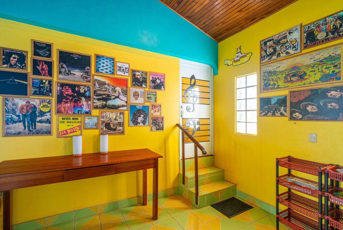 CASA VISTA HARMONIA PROPERTY WITH TWO BEDROOMS AND OCEAN VIEWS FRONT, IN PLAYA HERMOSA – 1.23 ACRES