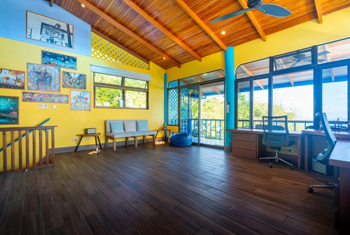 CASA VISTA HARMONIA PROPERTY WITH TWO BEDROOMS AND OCEAN VIEWS FRONT, IN PLAYA HERMOSA – 1.23 ACRES