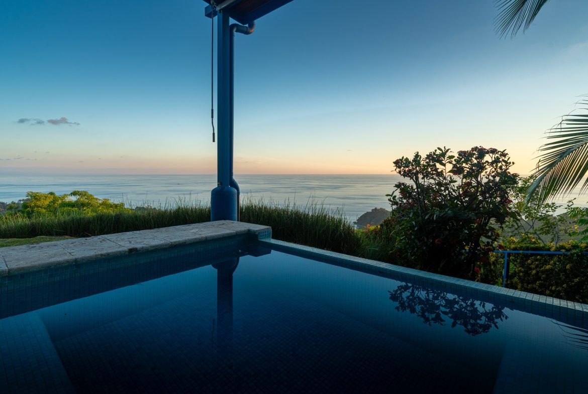 CASA VISTA HARMONIA PROPERTY WITH TWO BEDROOMS AND OCEAN VIEWS FRONT, IN PLAYA HERMOSA – 1.23 ACRES
