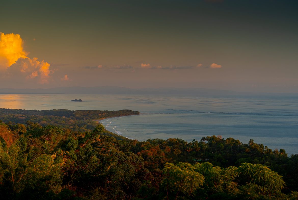 CASA VISTA HARMONIA PROPERTY WITH TWO BEDROOMS AND OCEAN VIEWS FRONT, IN PLAYA HERMOSA – 1.23 ACRES