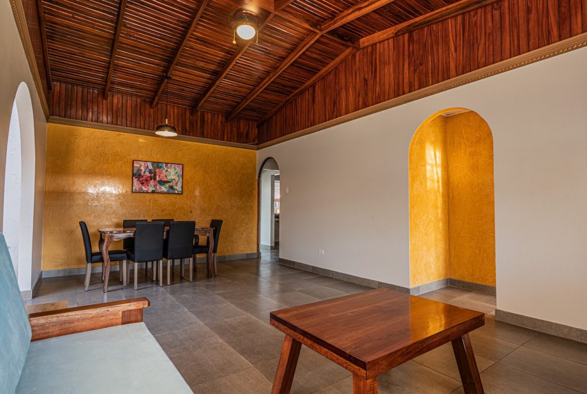 MULTI FAMILY PROPERTY WITH FIVE BEDROOMS, IN PEREZ ZELEDON – 0.20 ACRES