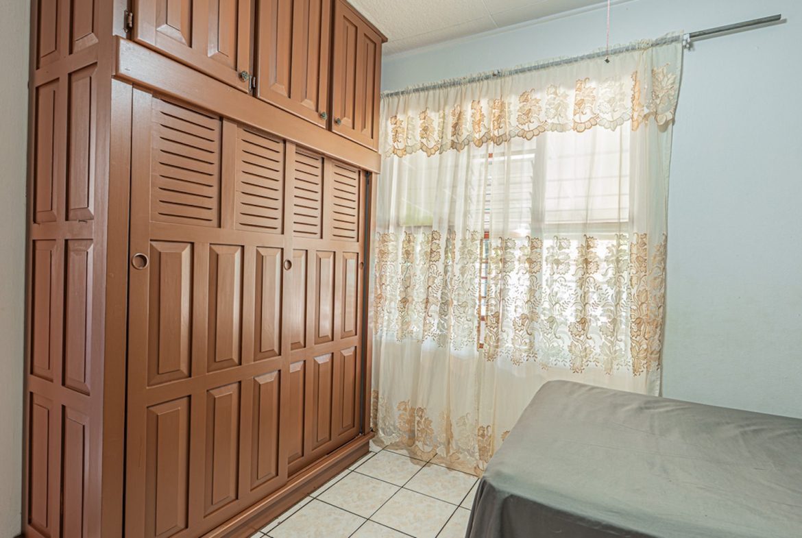 MULTI FAMILY PROPERTY WITH FIVE BEDROOMS, IN PEREZ ZELEDON – 0.20 ACRES