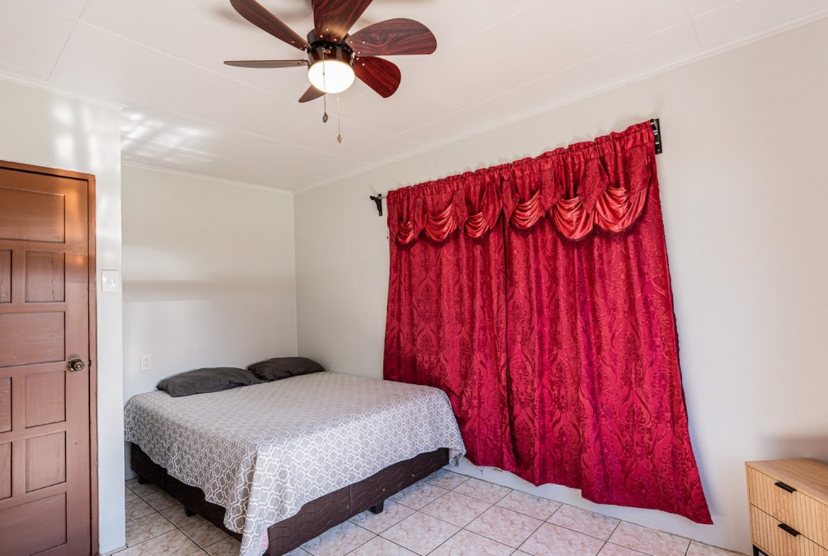 MULTI FAMILY PROPERTY WITH FIVE BEDROOMS, IN PEREZ ZELEDON – 0.20 ACRES