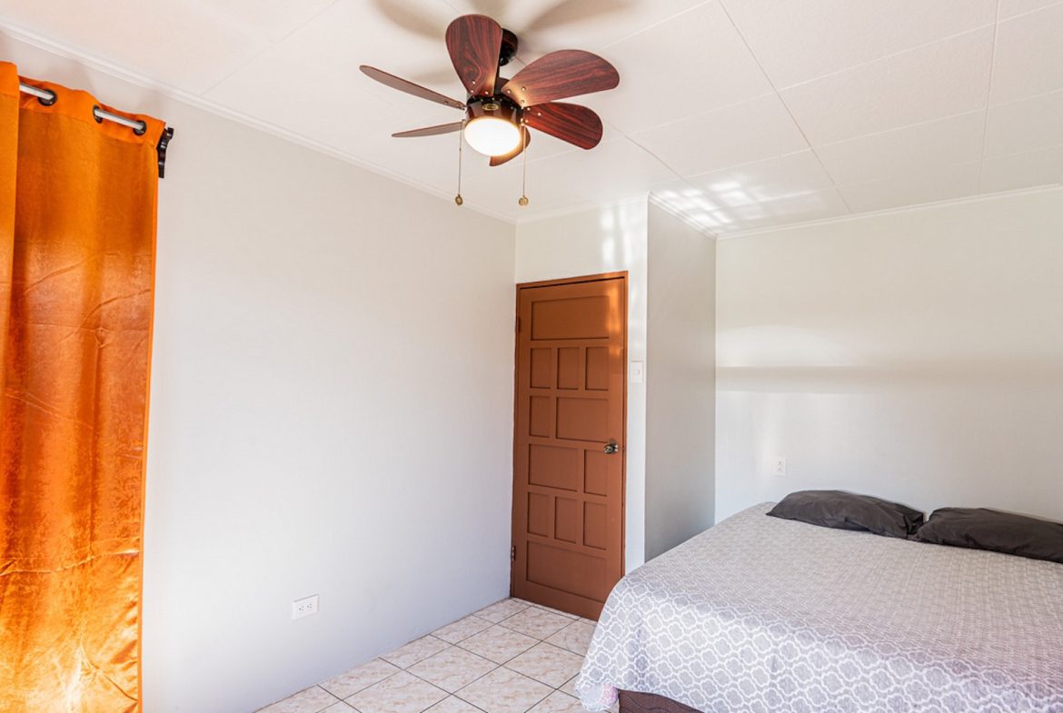 MULTI FAMILY PROPERTY WITH FIVE BEDROOMS, IN PEREZ ZELEDON – 0.20 ACRES