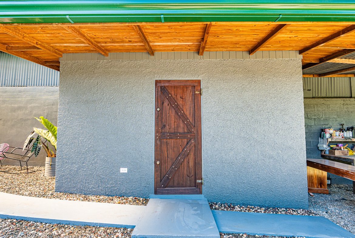 MULTI FAMILY PROPERTY WITH FIVE BEDROOMS, IN PEREZ ZELEDON – 0.20 ACRES