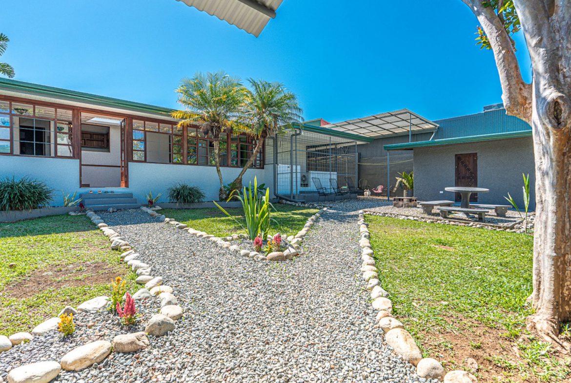MULTI FAMILY PROPERTY WITH FIVE BEDROOMS, IN PEREZ ZELEDON – 0.20 ACRES