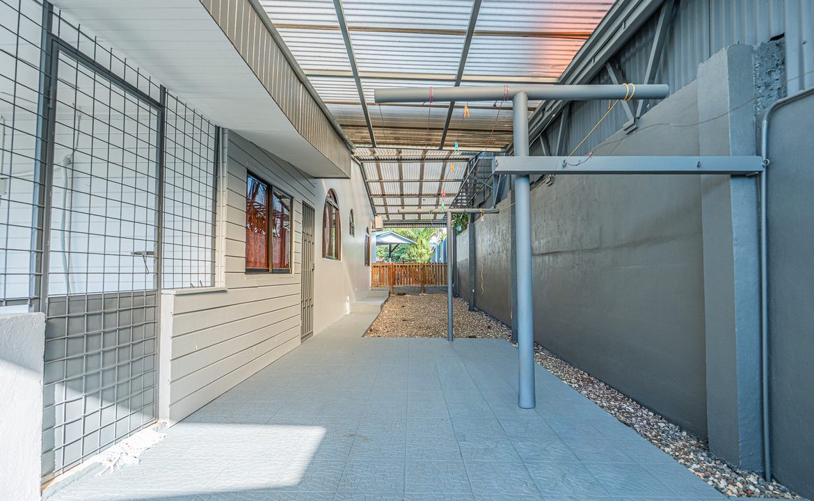 MULTI FAMILY PROPERTY WITH FIVE BEDROOMS, IN PEREZ ZELEDON – 0.20 ACRES