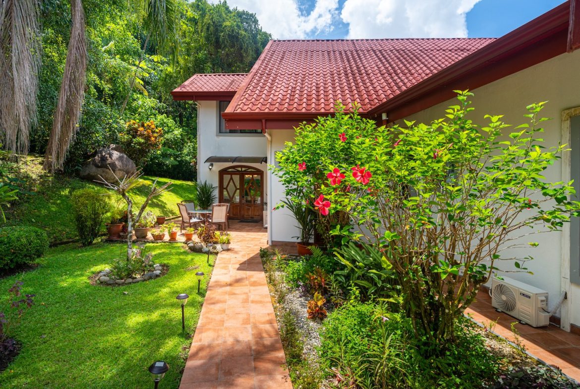 MOUNTAIN  PROPERTY WITH FOUR BEDROOMS, IN OJOCHAL – 1.83 ACRES