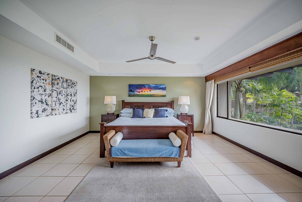CONDOMINIUM WITH THREE BEDROOMS AND OCEAN VIEWS, IN TARCOLES – 0.049 ACRES