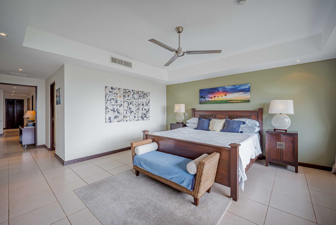 CONDOMINIUM WITH THREE BEDROOMS AND OCEAN VIEWS, IN TARCOLES – 0.049 ACRES
