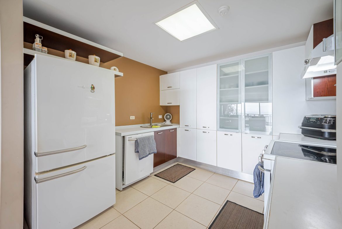 CONDOMINIUM WITH THREE BEDROOMS AND OCEAN VIEWS, IN TARCOLES – 0.049 ACRES