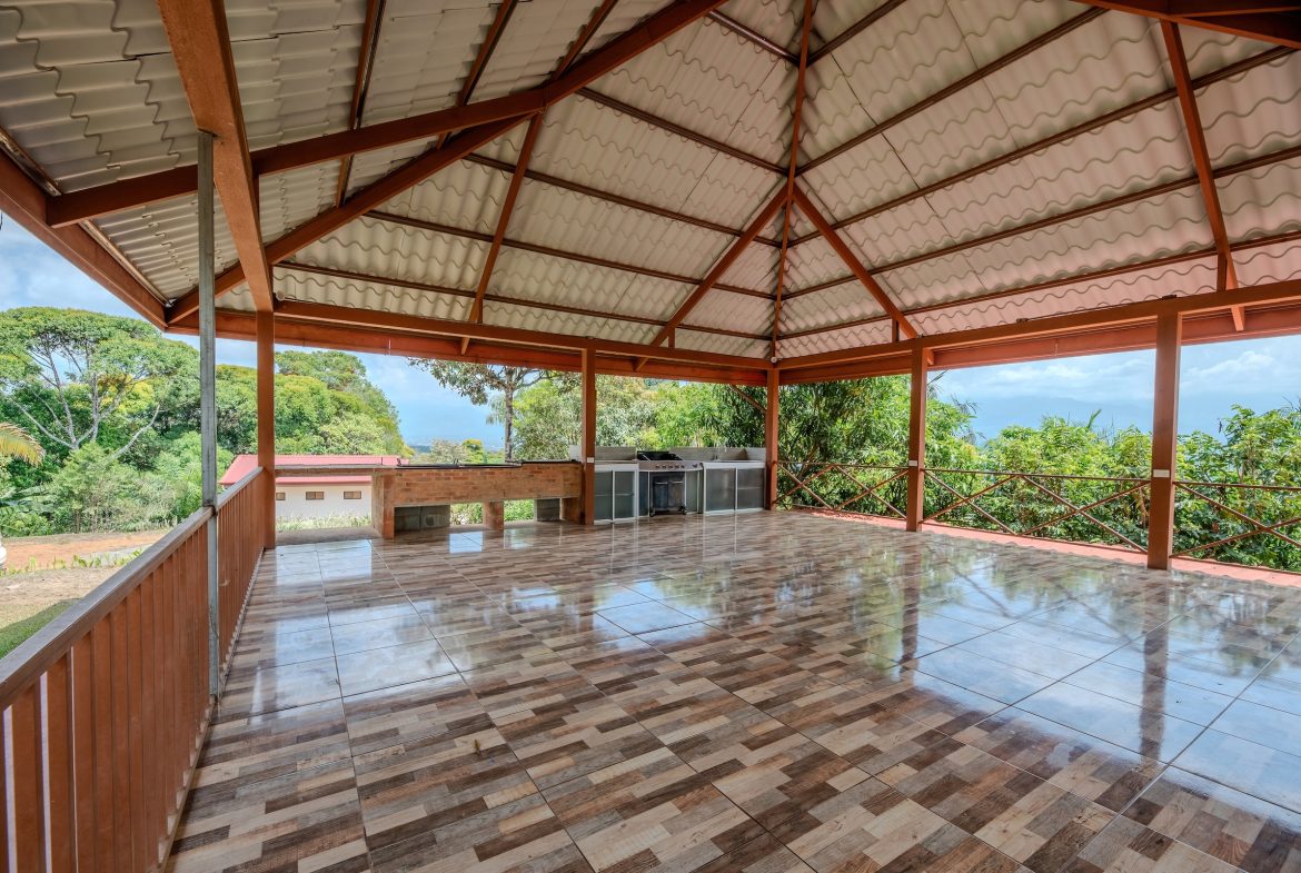 COMMERCIAL PROPERTY WITH FIVE CABINS, IN PEREZ ZELEDON – 46 ACRES
