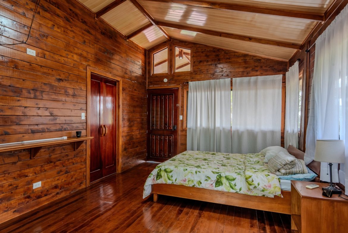COMMERCIAL PROPERTY WITH FIVE CABINS, IN PEREZ ZELEDON – 46 ACRES