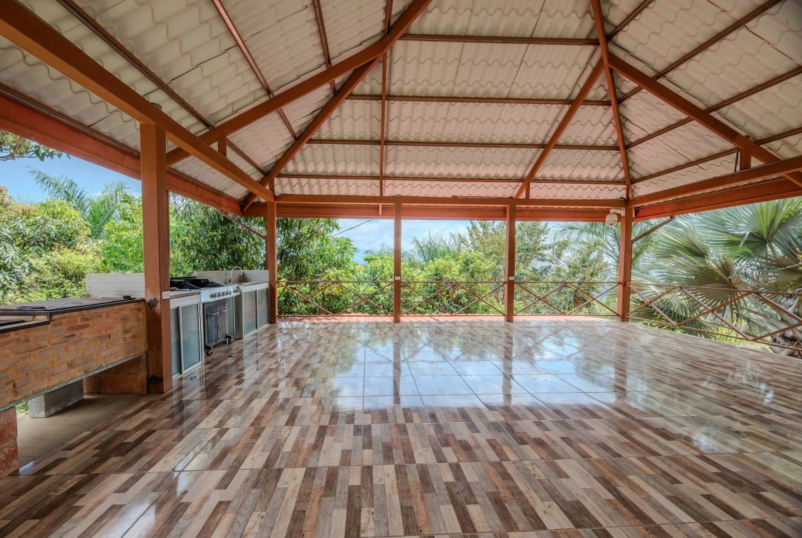 COMMERCIAL PROPERTY WITH FIVE CABINS, IN PEREZ ZELEDON – 46 ACRES