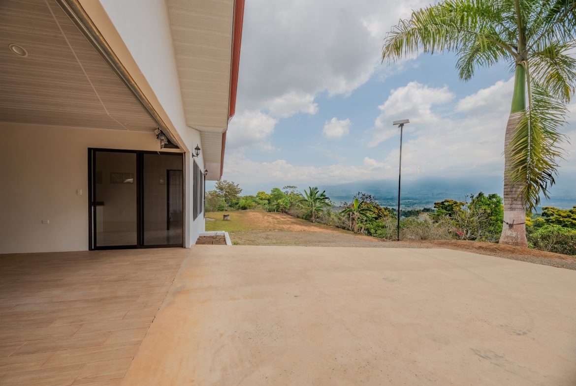COMMERCIAL PROPERTY WITH FIVE CABINS, IN PEREZ ZELEDON – 46 ACRES