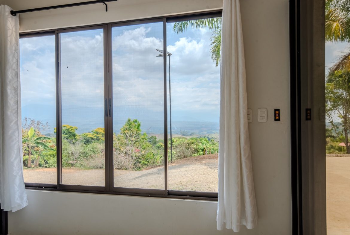 COMMERCIAL PROPERTY WITH FIVE CABINS, IN PEREZ ZELEDON – 46 ACRES