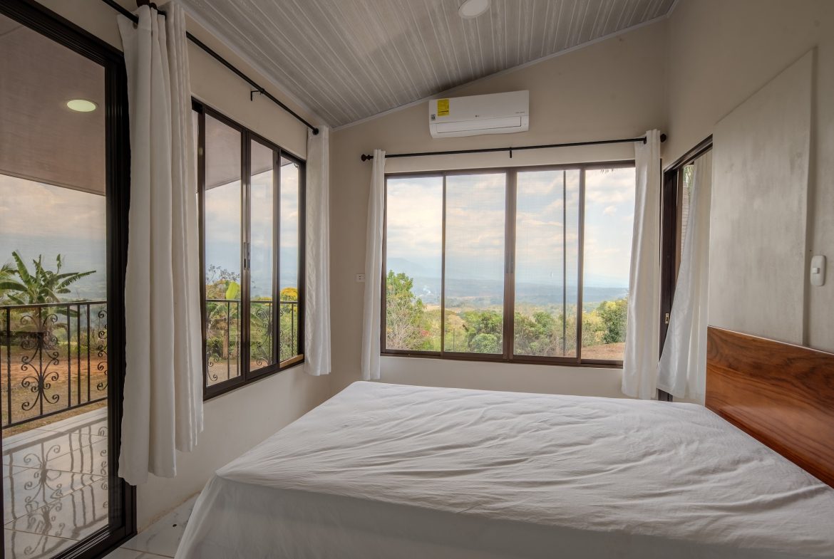 COMMERCIAL PROPERTY WITH FIVE CABINS, IN PEREZ ZELEDON – 46 ACRES