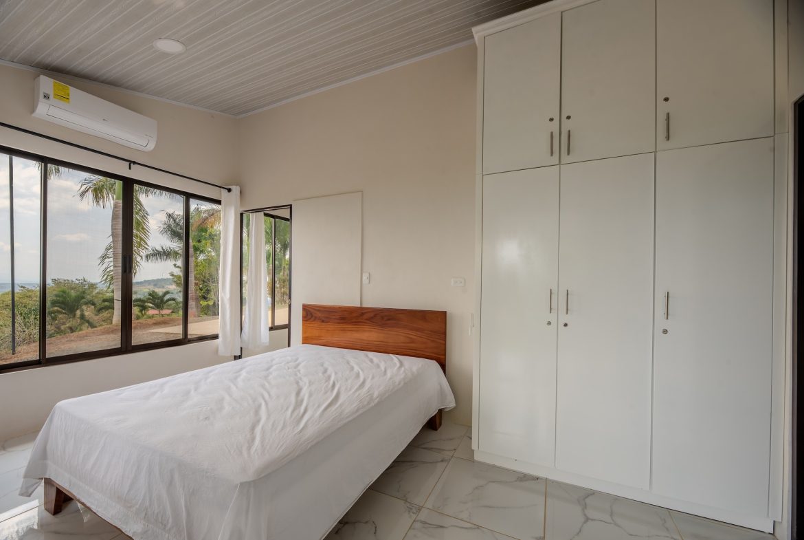 COMMERCIAL PROPERTY WITH FIVE CABINS, IN PEREZ ZELEDON – 46 ACRES