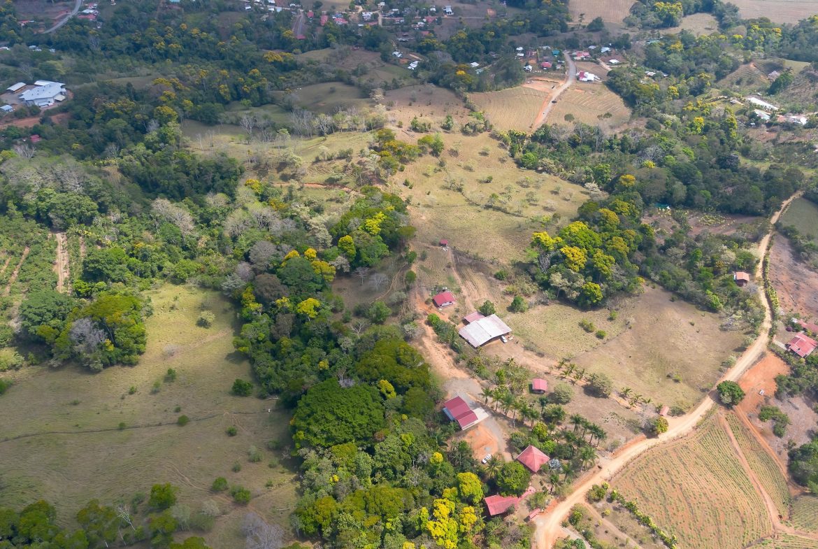 COMMERCIAL PROPERTY WITH FIVE CABINS, IN PEREZ ZELEDON – 46 ACRES