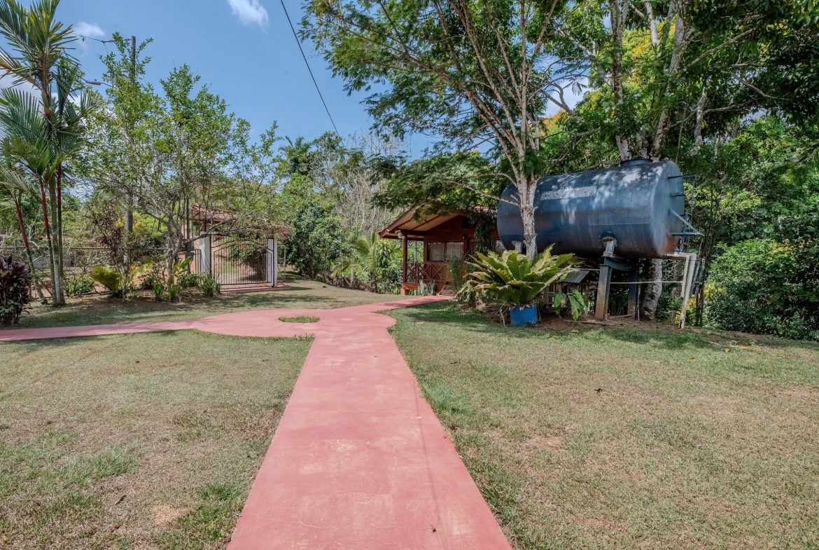 COMMERCIAL PROPERTY WITH FIVE CABINS, IN PEREZ ZELEDON – 46 ACRES
