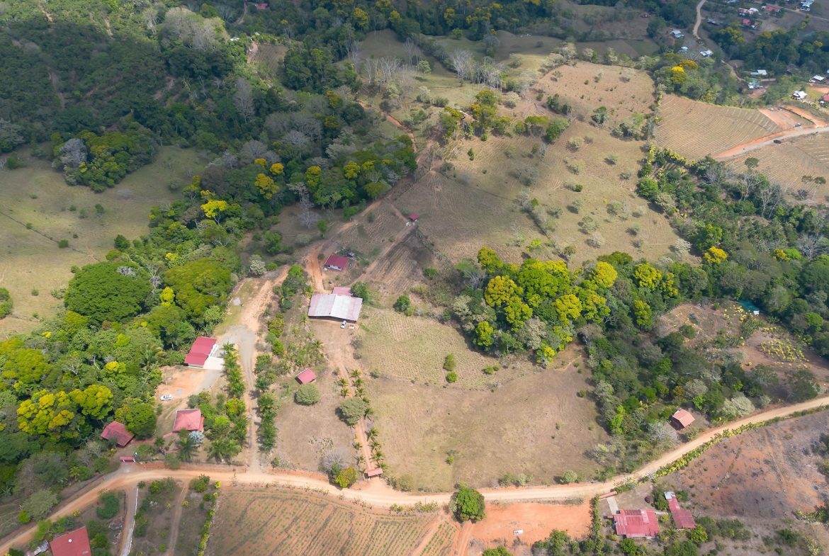 COMMERCIAL PROPERTY WITH FIVE CABINS, IN PEREZ ZELEDON – 46 ACRES