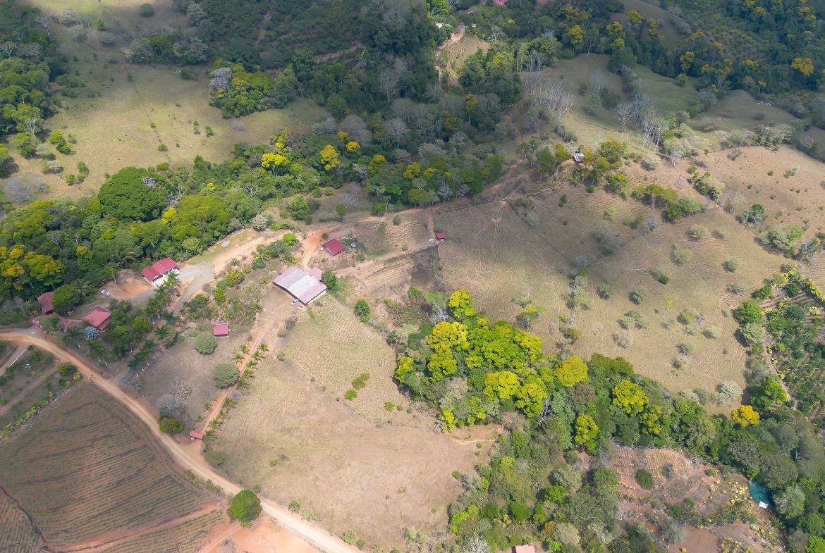 COMMERCIAL PROPERTY WITH FIVE CABINS, IN PEREZ ZELEDON – 46 ACRES