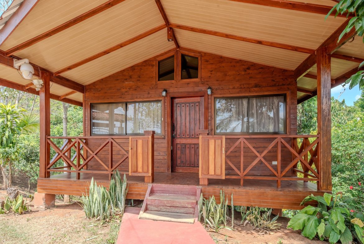 COMMERCIAL PROPERTY WITH FIVE CABINS, IN PEREZ ZELEDON – 46 ACRES