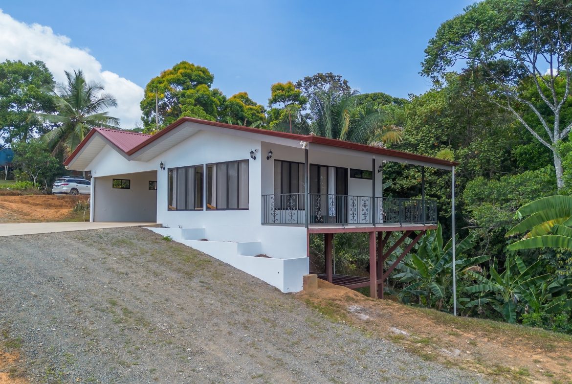 COMMERCIAL PROPERTY WITH FIVE CABINS, IN PEREZ ZELEDON – 46 ACRES